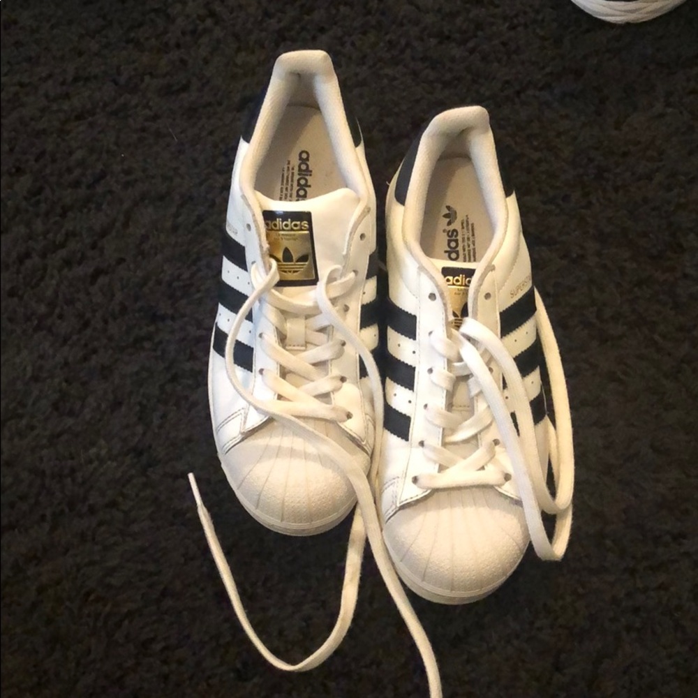 Adidas superstars